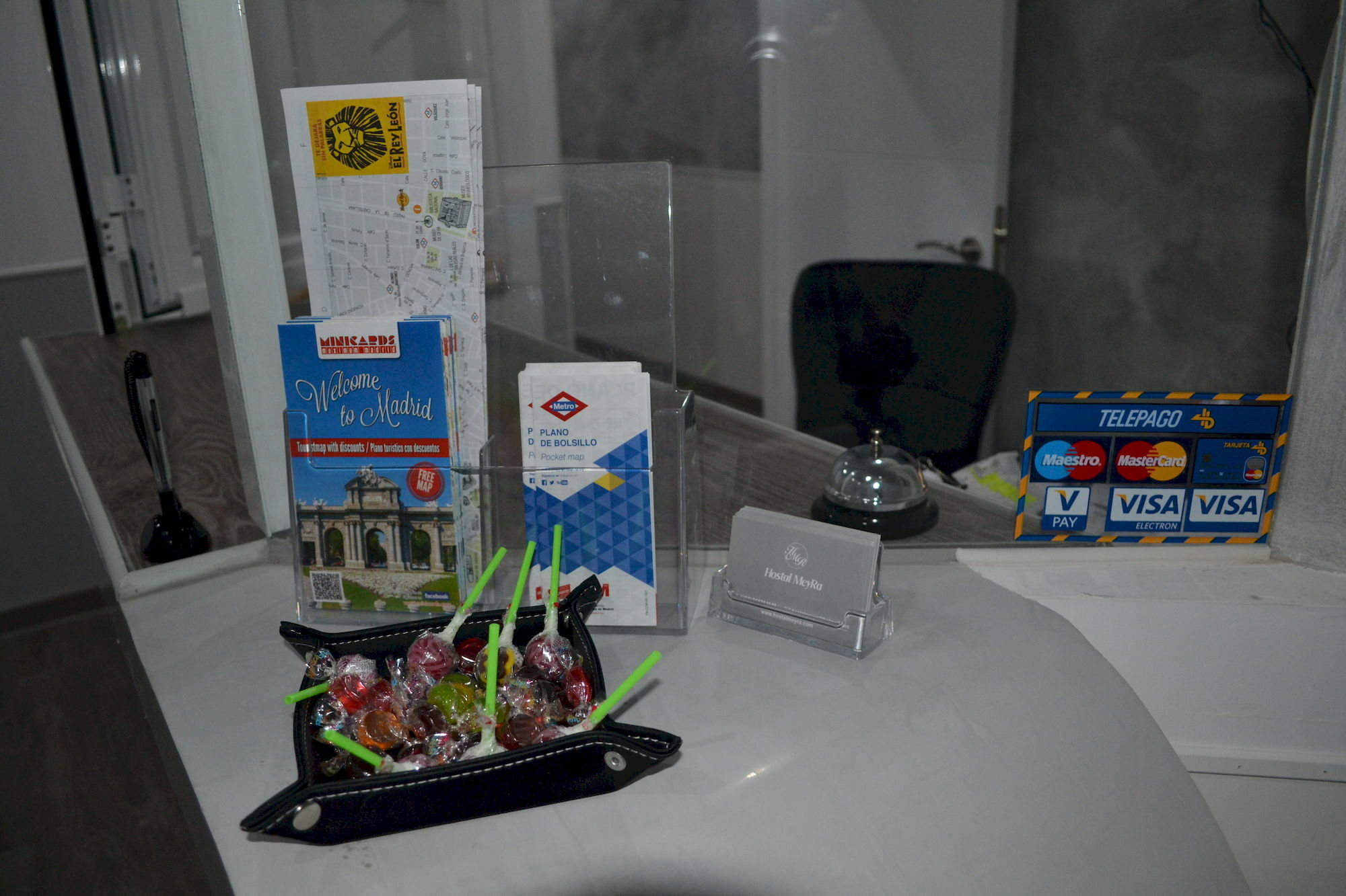 Hostal Meyra Madrid Exterior photo
